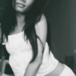 Agnes Nunes Instagram - selfies na janela