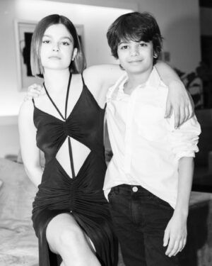 Agustina Cherri Instagram - Carrete del #MartinFierro
1. Después de @bettinafrumboli y @nacholopezfagalde 
2. Cuando diseña @ramirezdenegro 
3. Mi debilidad @simonetta.orsini 
4. La primera vez en la entrega de los premios.
5. Manos a la obra.
6. Casi listas.
7. La concentración de @vickii_miranda 
8. Mi equipo del amor
9. Posando con ellos.
10. Llegando.