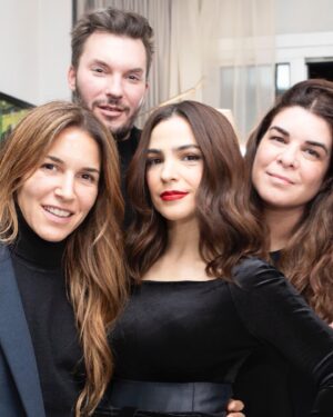 Agustina Cherri Instagram - Carrete del #MartinFierro
1. Después de @bettinafrumboli y @nacholopezfagalde 
2. Cuando diseña @ramirezdenegro 
3. Mi debilidad @simonetta.orsini 
4. La primera vez en la entrega de los premios.
5. Manos a la obra.
6. Casi listas.
7. La concentración de @vickii_miranda 
8. Mi equipo del amor
9. Posando con ellos.
10. Llegando.