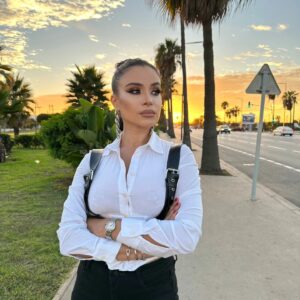 Ahlam Zaimi Instagram - Grateful ✨️🙏
.
Mua @allurestudiobeaute