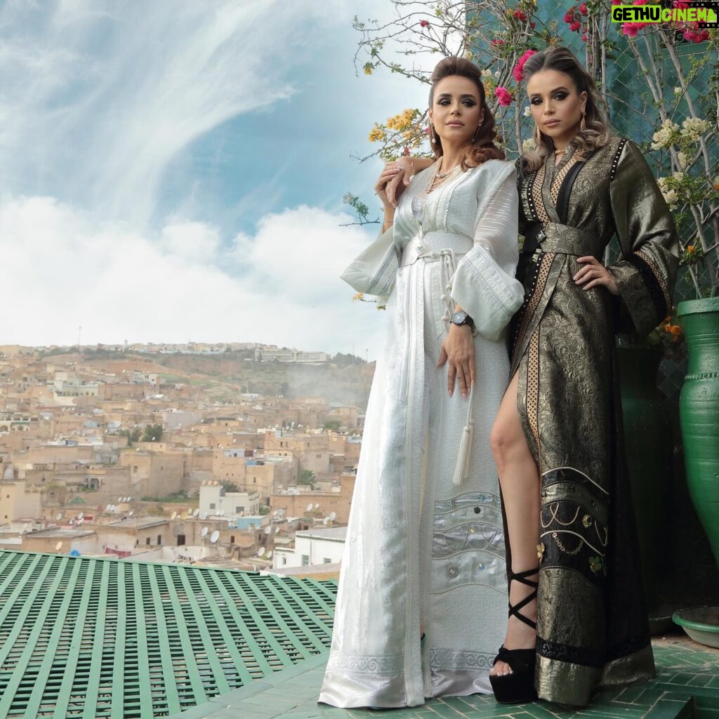 Ahlam Zaimi Instagram - From Fès wth love🫶🏻 Double trouble @leszaimis ___________________________________ Photo crédit @karimaahajja_photography Total look @missmiya.ma Make up and hair @by_hala_luxury Shoot location @palaisdefes ___________________________________________________ #shoot #ramadanshoot #ramadan #ramadan2024 #explore #fyp #fypシ #fes #morocoo #proudlymorocan🇲🇦🫶🏻🇲🇦