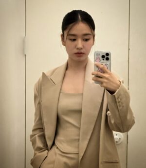 Ahn Eun-jin Instagram - 셀카팡팡🔆