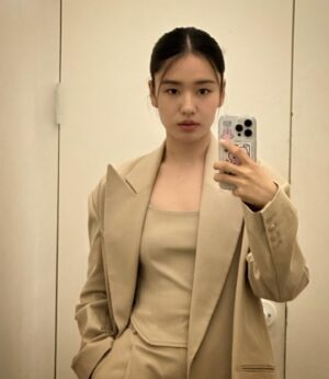 Ahn Eun-jin Instagram - 셀카팡팡🔆