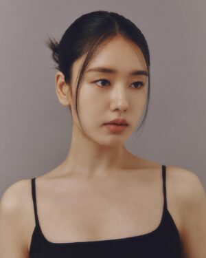 Ahn Eun-jin Instagram - 🩶
