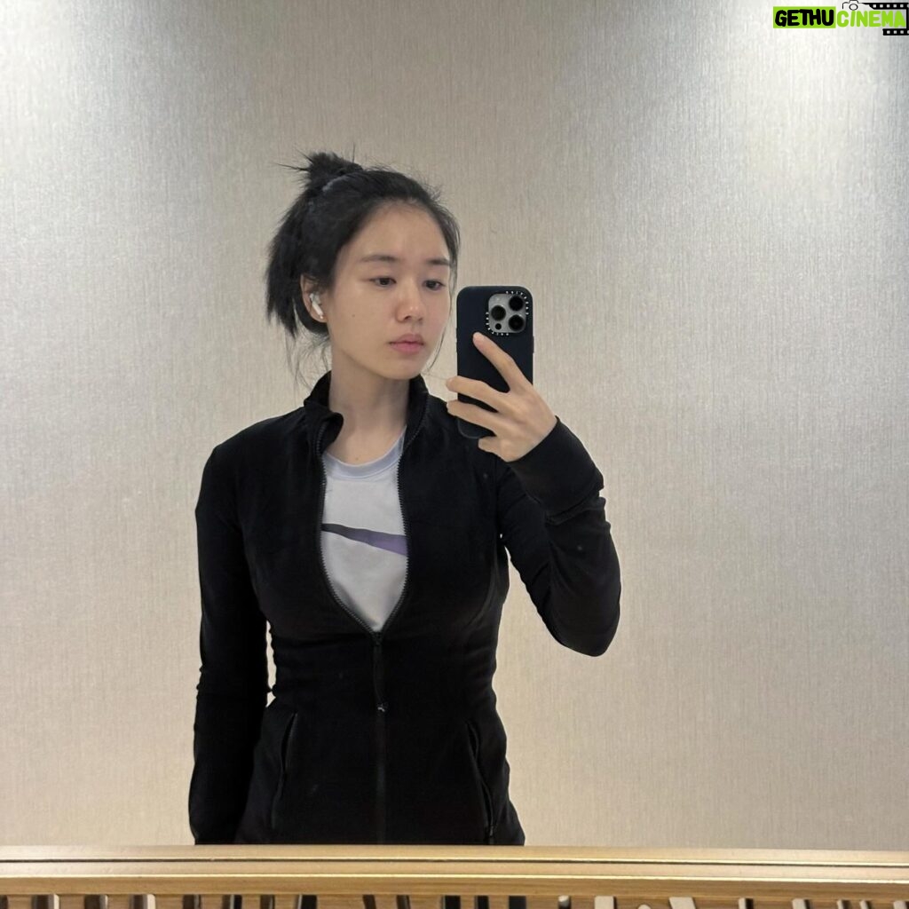 Ahn Eun-jin Instagram - 요고조고 근황✨