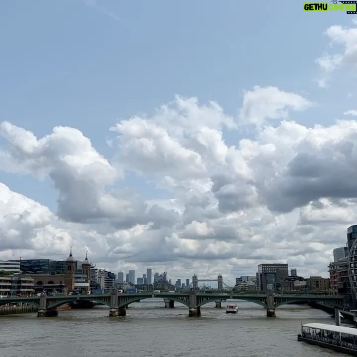 Ahu Yağtu Instagram - London dump 🤍💫🤍