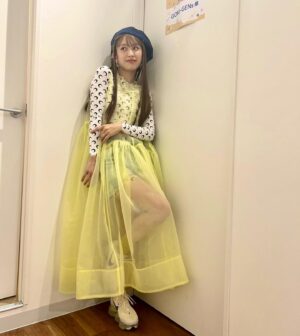 Ai Takahashi Instagram - 今日は、黄色だった🟡🟨🟡🟨💛🟡🟨💛🌈🫶🏻

さっこが
いっぱい
撮ってくれました〜〜〜🤤

#ご機嫌コーデ #gokigens 
@heymommy1234 可愛かった　な🥺🤤💖
#きいろといえばわたし