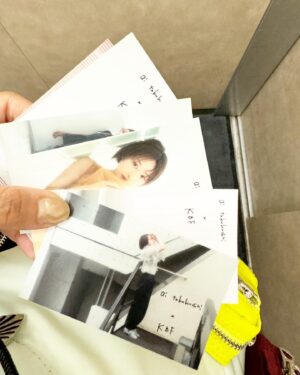 Ai Takahashi Instagram - 本日、発売日〜❣️

KBFさんとの
コラボアイテムの店頭販売が
始まりましたっ！！！

是非皆様に
お手に取っていただけたら
嬉しいです🥺🙏🏻💖

店舗でご購入していただいた方には
数量限定でノベルティのステッカーを
プレゼントしておりますので
是非受け取ってくださいねっ🎁✨

＜入荷店舗＞
KBF全店・URBAN RESEARCH Store 6店舗（ソラマチ、川崎、東京BAY、ルクア、岡山、熊本）

@kbfofficial 
#kbf 
#kbf_official 
#kbf_ootd
#kbf_ai