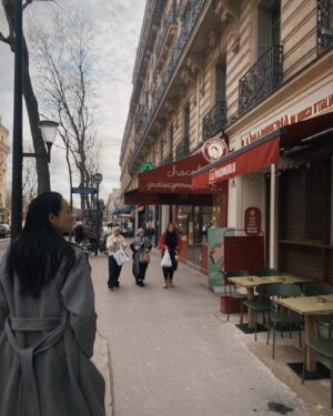 Ai Tominaga Instagram - ⁡
撮影の合間に
Paris with Richard Avedon
⁡
大好物の Confit de canard❤︎
#食いしん坊シリーズ

Bag @loewe