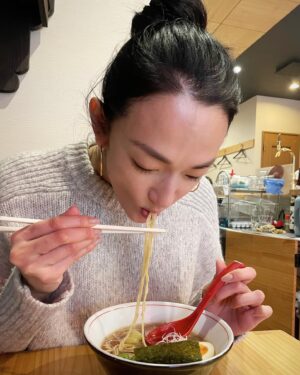 Ai Tominaga Instagram - ⁡
🤩RAMEN🤩
2024年ラーメンその1
添加物なし！麺は全粒粉！
このスープの旨さは驚愕
⁡
あ、ところで年2回のラーメン辞めます
これからは好きな時に食べるぞ！
⁡
#あごだしラーメン
#食いしん坊シリーズ
#ramen
⁡