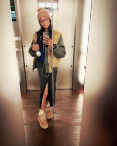 Ai Tominaga Instagram - ⁡ ふわふわモコモコしたくなる季節到来だね モコモコしすぎ感w やっぱりUGG最高❤︎ ⁡ #そんな私服 すっぴんでミッドタウン ⁡
