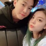 Ailee Instagram - 우린 항상 왜 식당에서 우연히 만나? Why do we always bump into eachother randomly in restaurants? @henryl89 have fun with your cool new camera! #밥먹는데뒤에헨리