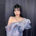Airi Suzuki Instagram - ✴︎ 昨日のライブ☺︎ 　 みんなで「最強の推し！」を歌ったり @harmoe_official ちゃんリクエストで「初恋サイダー」に乱入させてもらったり 後輩の @ocha_norma_official ちゃんからのリクエストで、一緒に°C-uteの「Kiss me 愛してる」を踊ったり @masayoshi_oishi_ さんと「DADDY DADDY DO!」デュエットしたり🤙 コラボだけでも潤いすぎてたライブでした☺️✨ 　 対バンライブ的なものは、いっつもワクワクする反面、不安もたっぷりで立つんだけど、昨日はなんだか余計にその感じが増し増しになってて😗 オーイシさんがいる時にそういう感じのモードになったのが初めてすぎて、愛理ちゃんもそういうとこあるんや😏って言われちゃいました。笑 初めてのみなさま、あたたかく受け入れてくださってありがとうございました☺️またライブで会えたら嬉しいです！ そしてお馴染みのみんなも、支えてくれてありがとう！降り注ぐ声援、心強かったです。ほんとに！涙出ちゃう！もっと強くならなきゃね、わたしも！！ 昨日もらったパワーを糧に、今日からもまた自分らしく生きてくぞっ。いつもありがとう♡ tops @mmu_ka_ necklace @hemca_official earring,silver dia×Perl ring @masaejewelry @rhodes_showroom #最近の衣装たち　 昨日の衣装もベリーベリー可愛くて幸せ！ キスミー踊るからタイトめスカートにしてみた😏 (尚、本日首が筋肉痛でなつかしい痛み) #かたりあ