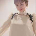 Airi Taira Instagram - ワンピース👗 今夜0:30〜テレ朝「夫が寝たあとに」♡ 黒と白のワンピースがあって凄く迷って番組では黒のワンピースを着用させて頂きました✨ こちらの白🤍 妹とお揃いで着ようと思います✨ #平愛梨#テレビ朝日#夫が寝たあとに#衣装#ありがとうございました