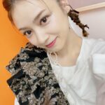 Airi Taira Instagram - OA情報📺 22日20:30〜テレ東「家、ついて行ってイイですか？」 ディレクターさんが通行の方に直撃して「家、ついて行ってイイですか？」と訪ねる✨ イイ!と許可してもらえて初めて行くお家🏠 人がお話しすることで1つの物語が生まれる。 人の生き方、過ごし方に、 毎日24時間子供たちと過ごす自分の置かれた状況にものすごく励まされ生きる希望をもらえた番組でした😭 どんなに笑って過ごしていてもきっと、どの人も、哀しい傷をもって生きてること。 私だってそう。 なんの為に生きるのか！ 自分が出来ること、自分にしかやれないことが必ずある。 だから、同じ世で生きる者同士。 どうか強く一緒に同じ時代を生きたい♡ 番組終えてスタッフさんに 「愛梨さん、家、ついて行ってイイですか？」と訪ねられ、、、 ギクッ(OvO)としたよ😂 #テレ東#家ついて行ってイイですか#素敵な番組#生まれるストーリー#感動しました#どの人も#一生懸命生きてる#励まされました#ありがとうございました