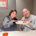 Airi Taira Instagram - 何年振りかの会食🥹 ずーっとずーっと会いたかったー‼︎✨ 先日、井森師匠と友近さんと三瓶さんとランチタイム😍 お食事も美味しくてずっと笑いっぱなし🤭 三瓶さんが先月23日お誕生日だったのでお祝いも兼ねて✨ こうして日記のように書いてる今、何がハイライトだったかは忘れてしまったけど😂 とにかくずっと笑ったお昼時間😆 また美味しいものを一緒に食べに行きたい🤩 #数年振りの集合#たくさん笑った#楽しかった#美味しかった#来年#旅行できますように
