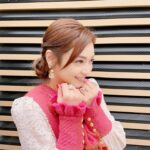 Airi Taira Instagram - 本日OA📺 19時〜テレビ朝日 「ザワつく!路線バスで寄り道の旅2時間SP」 最高しかないとんでもなく楽しいロケでした🤩 気心知れた方々とのロケ✨ 普段の、育児のご褒美時間を頂いてしまったかのような終始笑いの絶えない楽しい時間を過ごさせて頂きました。 長嶋一茂さん♡ テレビ越しで見ていても面白いですが実際にお会いすると自由気ままに思いつきで突っ走るお姿が一茂さんワールドすぎて我々小人が着いていくドック先生のようでとても面白くて楽しかったです！ この時代に常に居てほしい!と思いました♡ サバンナ高橋さん⭐︎ 木曜ヒルナンデスでずーっとご一緒させて頂いてたのでお会いすると安心するンデス✌️ 高橋さんは老若男女問わず、すかさずスコンッとツッコミしたりスタッフさんの雰囲気を察して進行してくださったりまとめがうますぎました‼︎ だから信頼されるんだ!と納得しました✨ ファンタジーことウエンツ瑛士くん😆 10代から一緒にレッスンしてたから仲良しを通り越して同士?みたいな感じの存在✨ ファンタジーはずーっと小言をボソボソ言ってる🤣 存在が爆笑！！！ お昼ご飯になると演者さん全員分のお水を取りに行ってくれたり🥹感動) 私がやらなきゃならないのに…とファンタジーの振る舞いは学ぶものがありました。 ハリセンボンさん♡ 全然違うおふたり！ 私の息子も年子で全然タイプが違うのでおふたりが揃うお姿からこんな風に接するといいんだーと気づかせて頂けました♡ はるなさんのツッコミはスピードの速さに大変感動しました‼︎凄すぎます‼︎本当に‼︎ はるかさんはお話をさせて頂くたびにもっともっと色んなことを知りたくなる方でした！ はるかさんが笑ってくれるとみんなが嬉しそうでした♡ 宮川大輔さん✨ 合流するまでみんなを待ってくださってましたがお会いするとマシンガントークでカメラが止まるとすぐにご挨拶されてて感動しました！ 大輔さんの大きな声、分かりやすくお話ししてくださって有り難かったです！ またお会いしたい方々でした🥹 この場をかりましてありがとうございました🙏 @eiji_wentz_official @shigeo0128 @harisenbon_haruna @miyagawadai #テレビ朝日#ザワつく路線バスで寄り道の旅#2時間スペシャル#麻布台ヒルズ#バスに乗り続けたかった#楽しい方々との時間#ありがとうございました#はるなさん#18年間もツッコミ#凄すぎます#色々知れて嬉しかった#本当に気分上々したから#音楽つけちゃった