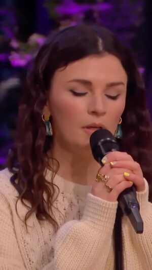 Aisling Bea Instagram - Devastated not to receive or even be nominated for a Grammy but most geniuses are not recognised in their own lifetime. 
#lastonelaughingireland is out world wide on Amazon Prime. 
Reeeel talk on the day I sang this song for the full five minutes staring at everyone without laughing which does deserve some sort of Grammy. 
And because it saves on admin my vawree comfortable trousers & top for the show are from eco brand @omnes & my lovely IRISH blue earrings are from @magpierosejewellery 

#repost @primevideouk 
A Woman’s Heart (Aisling’s Version)

📺 #LOLIreland #LastOneLaughing 
🎭 #AislingBea
