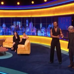 Aisling Bea Instagram - Ooh, gossip? 
Yes I also heard that she wore @kathbum’s old clothes & hairband on Jonathan Ross last night. I also wore her underwear, but that was a different evening and the photos have yet to surface owing to a strong NDA. 
Second hand is the best hand!
@thejonathanrossshowofficial all available to watch now on ITV player and probs on Youtube and the dark web, I talk about Avoidance, Alice and Jack and a bit about Doctor Who for the Whovians. 
Also thank you to hair & makeup superstar @beautybybrandong for whipping my face and hair into shape. 💄