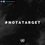 Aisling Bea Instagram - #CeaseFireNow What’s happening in Gaza is truly a horror. With starvation now killing children and food aid just there waiting to be allowed safe access , it’s unimaginable that it’s still being allowed to happen. #Repost from @unitednations • An attack on one of the very few remaining @unrwa distribution centres in Gaza comes as food supplies are running out and hunger is widespread. At least one colleague was killed, and many more injured. Safe and secure access must be ensured to allow for the delivery of life-saving humanitarian aid. #NotATarget