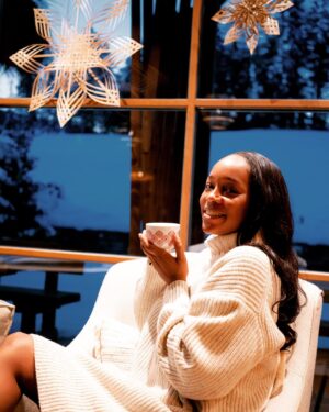 Aja Naomi King Instagram - My Holiday Bucket List
- Be Cozy AF ✅
- See something Spectacular ✅
- Laugh til I cry with people I love ✅
Wishing you all joy and peace always ♥️♥️♥️