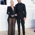Ajda Pekkan Instagram - Harper’s Bazaar Türkiye’nin 30.yıldönümü kutlaması vesilesiyle bu yıl ilk defa Türkiyede düzenlenen “ Women of the Year “ ödül gecesinde adıma ithaf edilen “ Life Time Icon “ ödülü benim için çok tatlı bir süpriz oldu, çok keyif aldığım bu gecede emeği geçen herkese sonsuz teşekkürler 🙏🏻 #harpersbazaarturkey #ajdapekkan #icon#thewomenoftheyearawards #lifetimeicon #ajdapekkan #