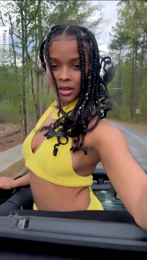 Ajiona Alexus Instagram - In the A handling business 🦦

 #Linkinbio #newmusic