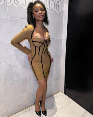 Ajiona Alexus Instagram - Out past my bedtime again🤭🤎