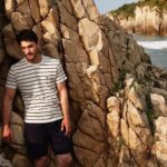 Akın Akınözü Instagram - @esquireturkiye Yaz 2019 ☀ Fotoğraf: @merzincan Moda Editörü: @tugcekilincli Röportaj: @ozgedinc Akın Akınözü, askerlik görevini yaparken biz de bu heyecanını paylaşmak için aracı olduk.✌🏻 - Sosyal Medya Ekibi