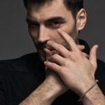 Akın Akınözü Instagram - Let’s Be Style! @bestylemagazine —— Röportaj : @tugceorcunus Fotoğraf: @jiyankizilboga Styling : hknylcn @firatgencdogan Saç : @feritbelli Makyaj : @manolyaakann Video : @ygtguven Dijital İçerik Direktörü: @tugceorcunus Dijital İçerik Editörleri : @naymanbatimor @kezbanbelettt @hamiyetaktass Ulaşım: @ercanyalcintepe21 Special thx @simgebirben