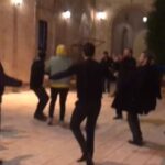 Akın Akınözü Instagram - Arkamızda böyle keyifli anılar bırakarak geçirdiğimiz 12 bölüm boyunca emeği geçen tüm hercai ekibine ve bizi yalnız bırakmadan hep zirvede tutan bütün seyircilerimize sonsuz teşekkürler...En az bizim burada eğlendiğimiz kadar eğleneceğiniz bir tatil geçirmenizi diliyorum🙏 Yeni sezonda görüşmek üzere;) #hercai