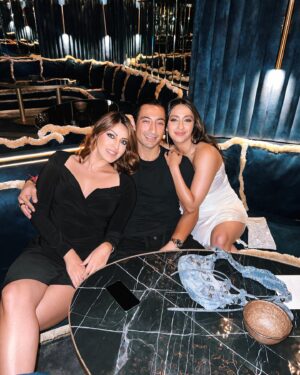 Akansha Ranjan Kapoor Instagram - 30 & wholesome 😌☀️🍰🥂