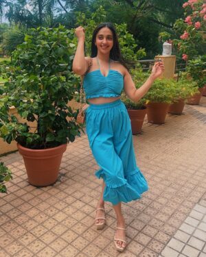 Akansha Ranjan Kapoor Instagram - 30 & wholesome 😌☀️🍰🥂