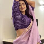 Akshara Singh Instagram - What a vibe of this song 🎵 ufffff @kalpnapatowary ji ki aawaz aur mera feel kya hi bolu 🫶🏻🥰♥️🎵 Isse better gaana in photos ke liye aur koi nahi mil raha tha 😜🤣 #aksharasingh #lfl #picture #selflove #saree #lover #bhojpurirocks