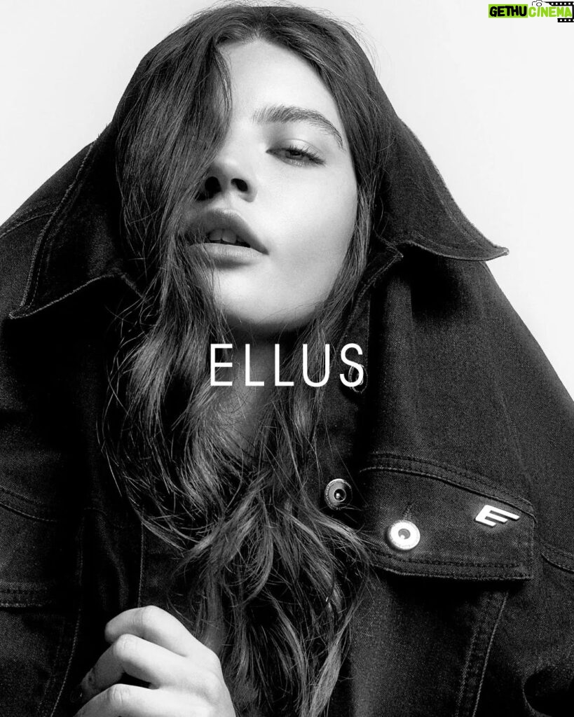 Alanis Guillen Instagram - SHE IS BACK! A atriz @alanissguillen, uma das maiores revelações de 2022, retorna para a campanha inverno 2023 da @ellus. “Alanis traz com ela toda a atitude que a ELLUS tanto ama. Ela representa essa mulher conectada com seu tempo, com a arte, com o planeta e ficamos muito felizes de tê-la novamente em nossa campanha de Inverno.” diz @adriana.bozon - Diretora Criativa e Branding da ELLUS.   // Ficha Técnica     - Direção Criativa: @adriana.bozon - Direção de Arte: @klebermatheus - Estilo: @karenfuke, @muringossi e @viniciusbimbato - Casting: @alanisguillen e @gaavieira_ - Set Designer @anaarietti   - Fotografia: @guipaganini  - Fashion Film: @marcoscavallaria   - Styling: @rodolfosouza - Beleza: @bobestvo - Manicure: @nilzetesoliveira   - Diretor de Casting: @alequeiroz   - Marketing: @amanndaguerraa, @andrefrenesi e @rayssagracie   - Produção Executiva: @maiara_prais - RP: @eduardodugois   - Tks: @fernandaribasmanagement   ELLUS.com