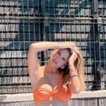 Alba Carrillo Instagram – Queda inaugurada la temporada de piscina y bañadores ✂️🎀🏊🏻‍♂️ #yvolar #Listaparalavida💖🧡