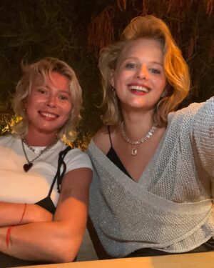 Aleksandra Bortich Instagram - этот пост - признание в любви Юле Коваль, просто так, без всякого повода, кроме моей бесконечной любви. 
Люблю просто до одурения ❤️