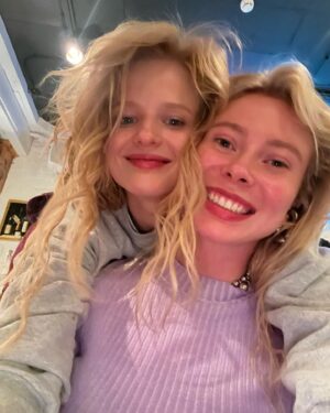 Aleksandra Bortich Instagram - этот пост - признание в любви Юле Коваль, просто так, без всякого повода, кроме моей бесконечной любви. 
Люблю просто до одурения ❤️
