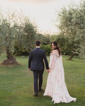 Alena Šeredová Instagram - "I'm truly grateful to my amazing team, who once again exceeded all expectations!  A cover-worthy wedding in beautiful Sicily with the gorgeous @alenaseredova and her groom, Alessandro Nasi. @alessiafrancophotographer and @eli_cerre, you were truly exceptional in capturing every special moment of this unforgettable day.  A heartfelt thank you to A@alessandragrillo12 as well, who allowed us to get up close to dreams. And we couldn't be prouder of this beautiful feature in @vogueitalia

#DavidBastianoni #SonyAmbassador #Floricolor #Vogueitaly 

Event Designer and Producer @alessandragrillo12
Abito @moniquelhuillierbride 
Makeup artist @letiziamaestri_
Hair stylist @tylmarty
Fiori @federicaambrosini
Location @la_chiusa_country_house
Catering @cucina_manipura
Videomaker @fabio_stanzione