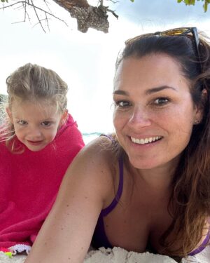 Alena Šeredová Instagram - #holkynaprazdninach  #honeymoon #leragazzefelicisonolepiùbelle