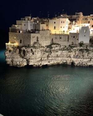 Alena Šeredová Instagram - 2 giorni in Puglia #apuglia #ostuni #polignanoamare  #torrecoccaro