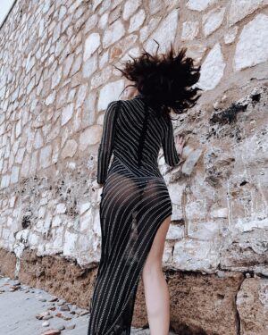 Alessia Macari Instagram - La vita è come il mare 🌊quando è mosso non smettere di nuotare 🖤 #cioci #mare #shooting #pics #ciociara