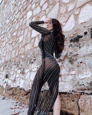 Alessia Macari Instagram - La vita è come il mare 🌊quando è mosso non smettere di nuotare 🖤 #cioci #mare #shooting #pics #ciociara