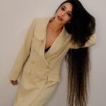 Alessia Tresoldi Instagram - 🤎No one else can speak the words on your lips. Spring is coming @shein_it @sheinofficial ( ALEFESS24 15%off ) #SpringIntoSHEIN #SHEINss24 #SHEINforAll •ad• Choose your fav (1-7) outfit Jumpsuit 26953598 Blazer coordinato 27136282 Stivaletti marroni 11775820 Blazer blu 26912772 Stivaletti bianchi 11154366 Vestito Giallo 26912840 Jumpsuit floreale 26727176 Vestito Blu 27075628 Vestito rosa 28550075 Blazer Tweed 27136733 #spring #tresoldi #Bergamo #jumpsuit #blazer #ss24