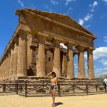 Alessia Tresoldi Instagram - See you soon 💛 #Noto #Sicily #August #Agosto #mare #sea #Agrigento #maltese #volvo #Estate #cattedrale #cattedraledinoto #tresoldi