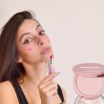 Alessia Tresoldi Instagram - Challenge to make my makeup completely transfer proof I’ve seen some videos and I definitely have to try it 🫣 @sheglam_official best hack ever. will you try this hack? #makeupchallenge _Adv_ #pinkpowder #SHEGLAM #instareadyglam #transferproof #smudgeproofmakeup #settingpowder #Bergamo #tresoldi Search “SHEGLAM” on website/APP or Product ID:19671194