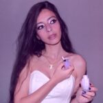 Alessia Tresoldi Instagram - Coachella mood 🩷 Don't ever let anyone dim your GLOW 🩷 @sheglam_official #sheglam #SHEGLAMliquidFam #SHEGLAMBlush _Adv_ 🩷FLYING COMET SHEGLAM Chroma-Glow Boom Liquid Highlighter Search ID 14518831 🩷FLYING COMET 🧡SOLAR FLARE 🩵STARDUST Shine brighter than the cosmos. Duo-chrome glow that shifts from color to color depending on the angle at which the sun catches your skin. #bergamo #glow #glowtime #Highlighter #makeup #makeupduo #tresoldi #makeuphack #makeuplover #perfect#trucchi #Coachella #Coachella2023 #Coachellastyle #Coachellamakeup #Coachellaoutfit