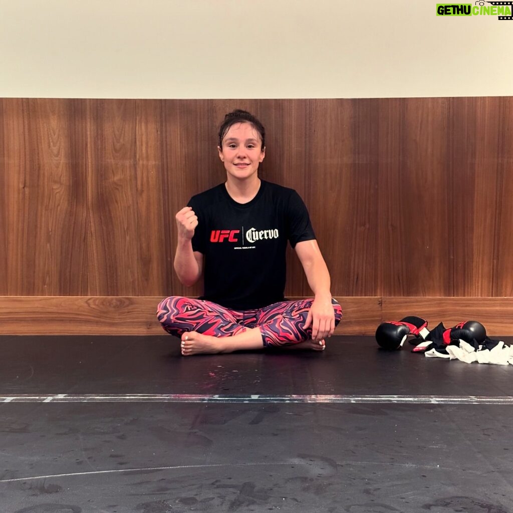 Alexa Grasso Instagram - No puedes perfeccionar tu vida en un día, PERO SI PERFECCIONAR CADA DÍA EL RESTO DE TU VIDA ❤️‍🔥