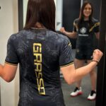 Alexa Grasso Instagram - Siempre soñé con ese uniforme 😍❤️‍🔥 #Grasso #dearhardwork #tbt