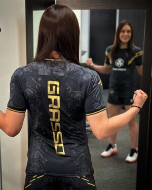 Alexa Grasso Instagram - Siempre soñé con ese uniforme 😍❤️‍🔥 #Grasso #dearhardwork #tbt